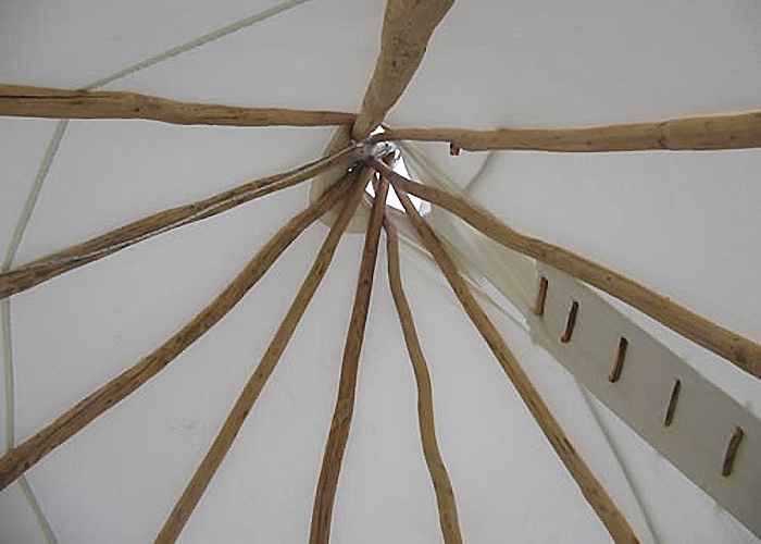 hébergement insolite - tipis - location de salle - restauration - dortoirs - http://dormirdanslaprairie.fr/